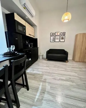 Chic Design Studio 3 Budapest Exterior foto
